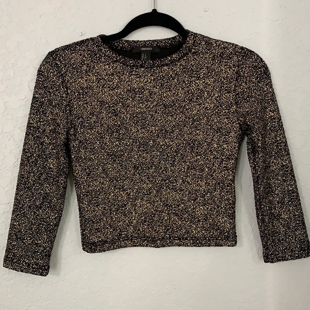 Black and gold crop top